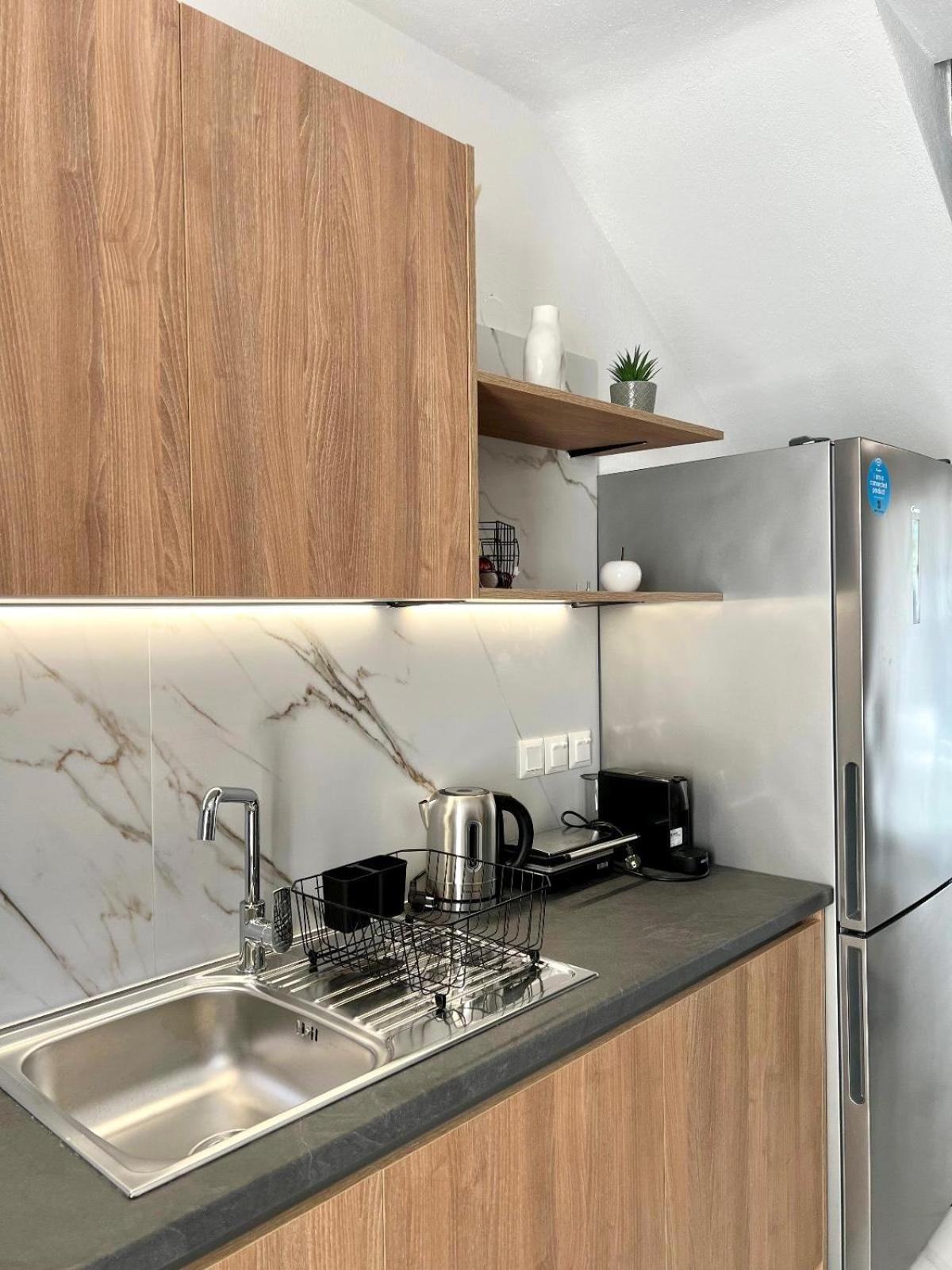 Four Shades Luxury Suites Sarti Exterior foto