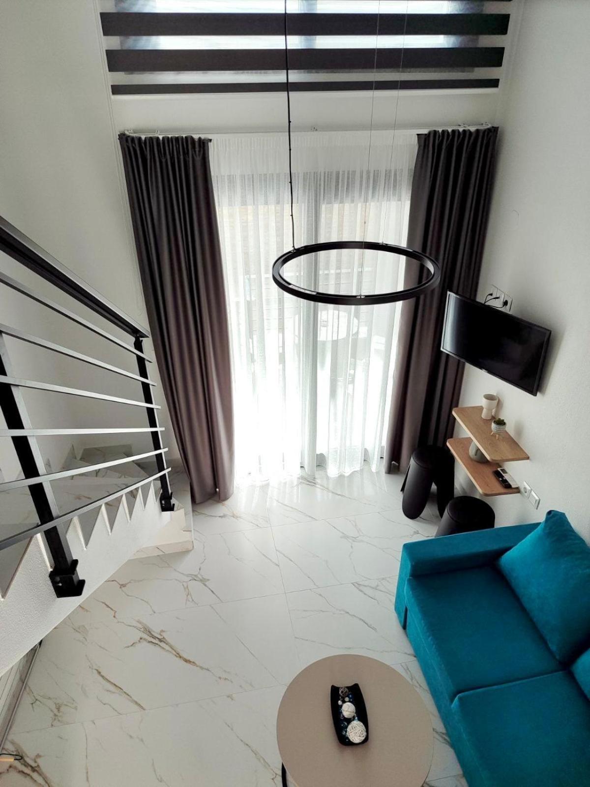 Four Shades Luxury Suites Sarti Exterior foto