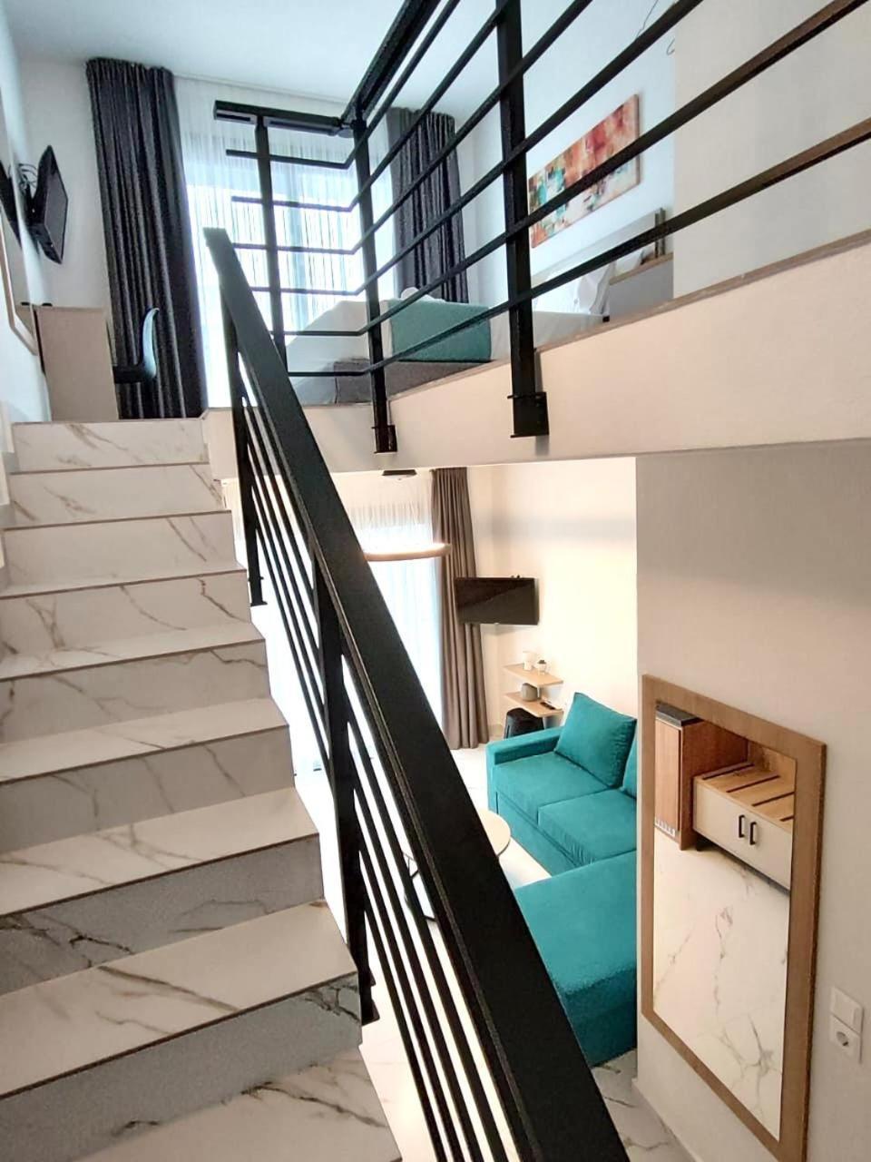 Four Shades Luxury Suites Sarti Exterior foto