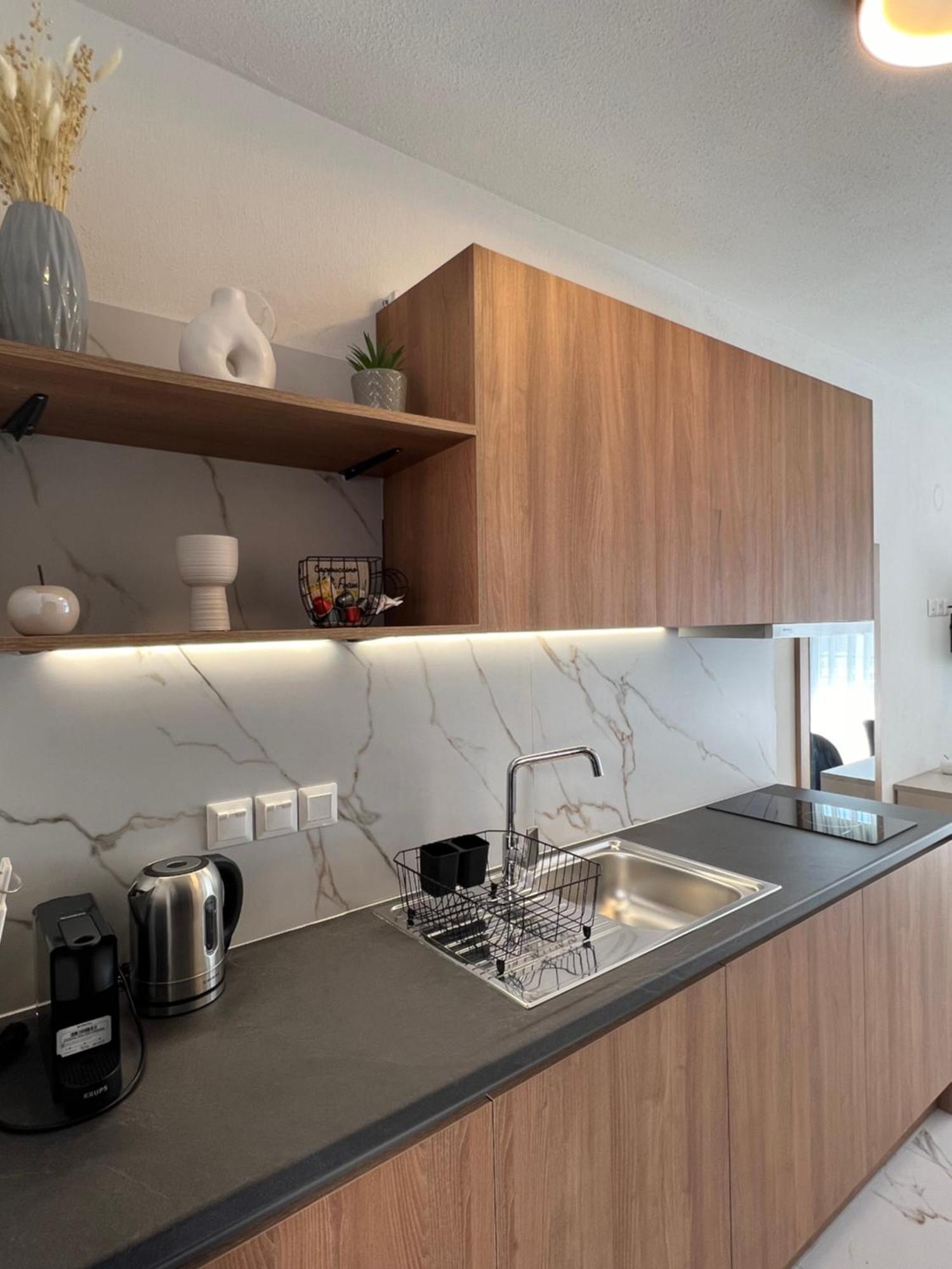Four Shades Luxury Suites Sarti Exterior foto
