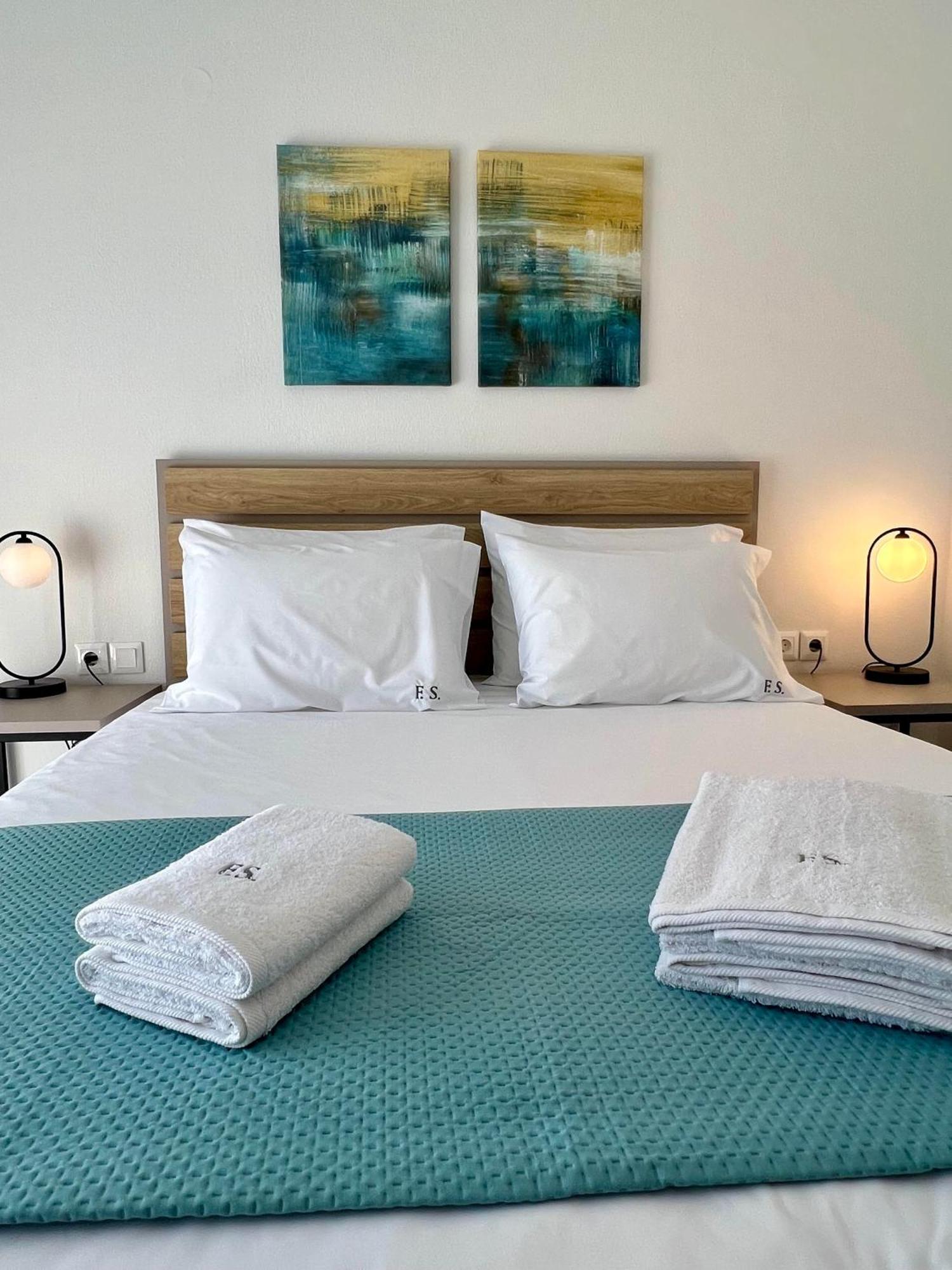 Four Shades Luxury Suites Sarti Exterior foto